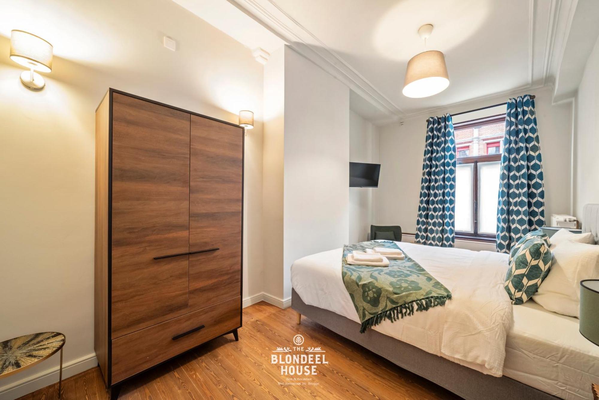 Bed & Breakfast The Blondeel House Brugge Center Экстерьер фото